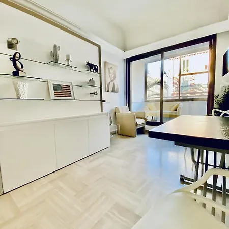 Cosygray512 Apartment